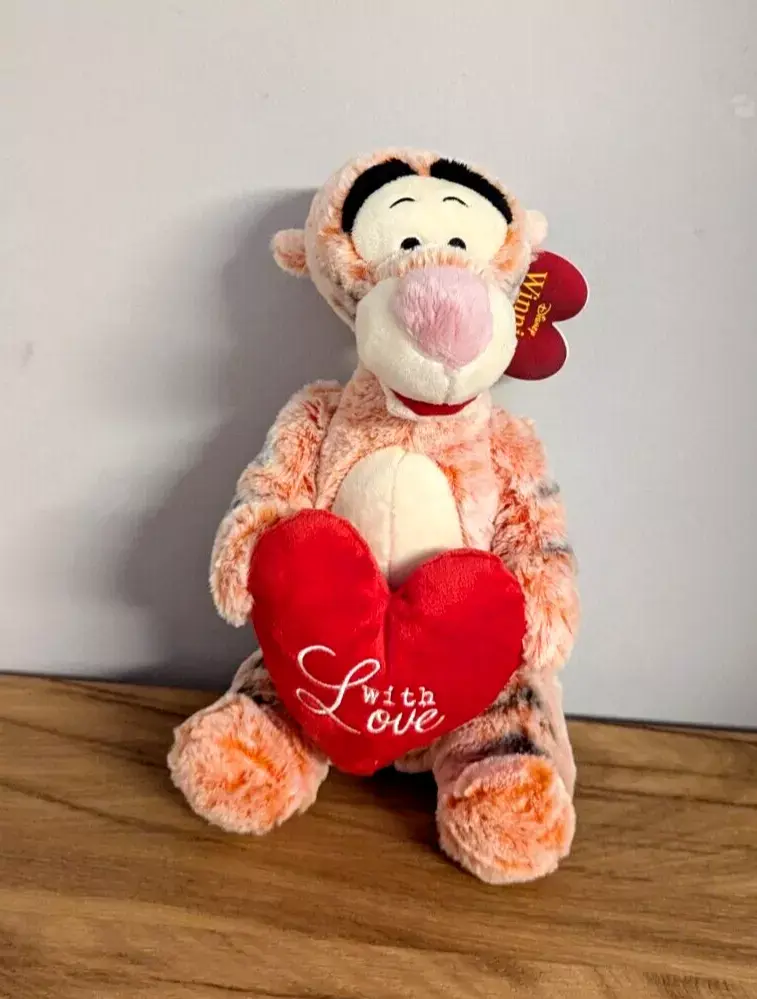 Disney Plüsch Stofftier Kuscheltier Tigger aus Winnie Puuh Figur mit Herz with Love NEU