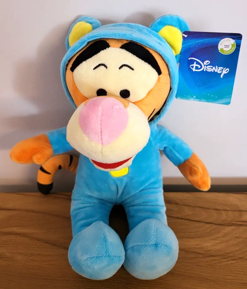 Disney Plüsch Stofftier Kuscheltier Winnie Puuh Tigger Pyjama Party im Strampler NEU