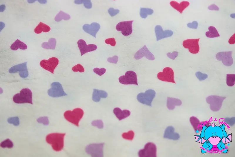 Eigenproduktion Digitaldruck Minky Hearts rosa lila 3mm