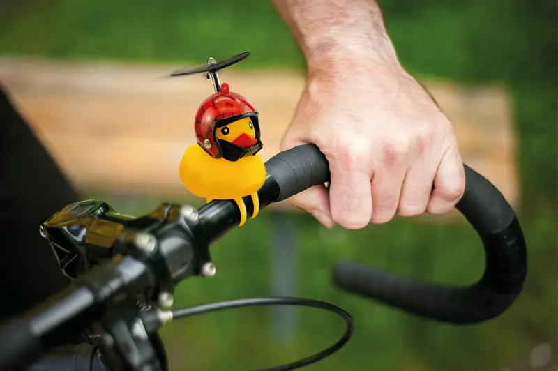 Fahrrad Lenker Klingel Hupe Bike Duck Ente Quietscheente Propellerhelm Spider