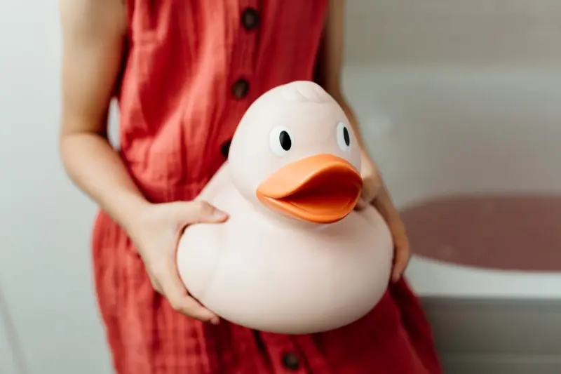 Große XL Ente Rose Badeente Kentersicher Isabelle Laurier
