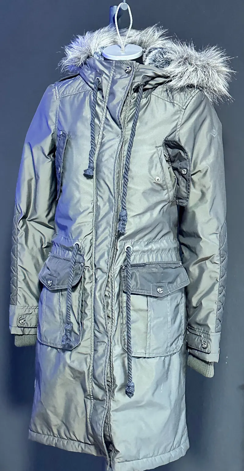 Musterware/Einzelstück DREIMASTER MÄDELS PARKA GR.S FARBE OLIV