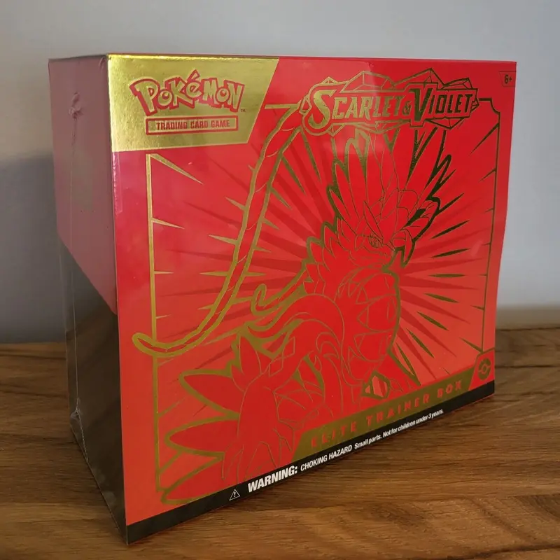 Pokemon Karmesin & Purpur ETB Koraidon Top Trainer Box Booster EN NEU & OVP 2023